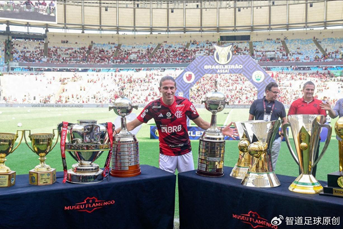 一场8球大胜后下课 40岁费利佩执教弗拉门戈99场夺5冠|费利佩-路易斯|费利佩-古铁雷斯|路易斯-费利佩|南美解放者杯|巴西杯_新浪体育_新浪新闻